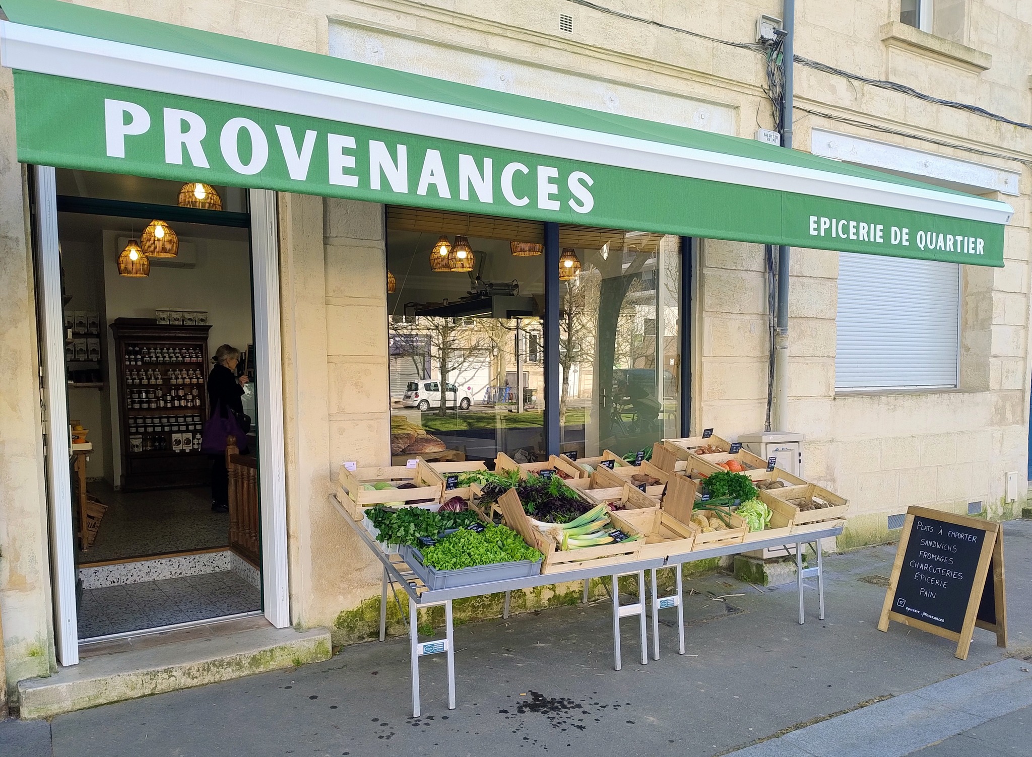 Devanture de l'épicerie Provenances à Bordeaux